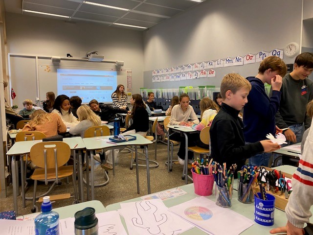 Samarbeidende elever2.jpg